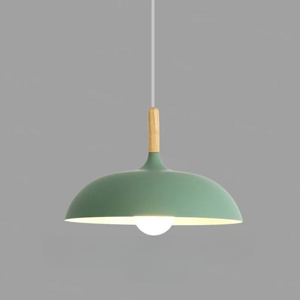 Wytrzymała dębowa lampa sufitowa zapewniająca ponadczasowe oświetlenie
