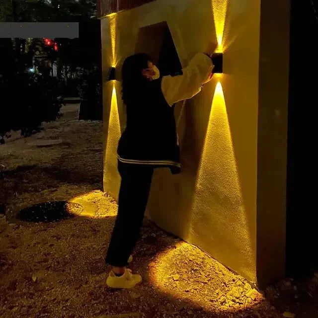 Zachód słońca zamknięty w lampce