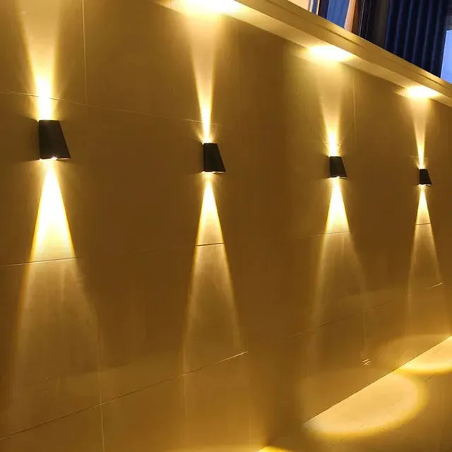 Zachód słońca zamknięty w lampce