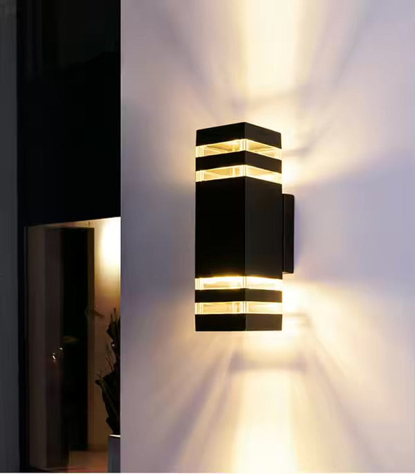 Wodoodporna aluminiowa lampa z dwoma źródłami światła na zewnątrz