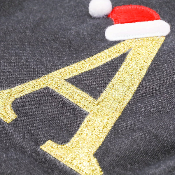 Personalizowana aksamitna skarpeta świąteczna z monogramem – nowoczesny szary wzór 1