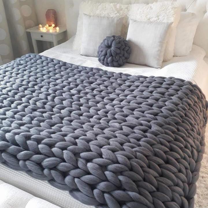 Przytulny Dzianinowy Koc 80x100 cm i 100x120 cm – Stylowy Dodatek do Wnętrz na Jesień i Zimę 2