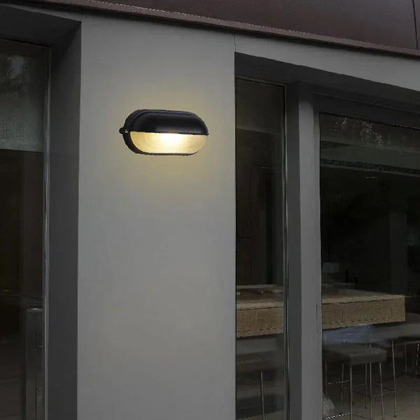 Energooszczędna lampa z wodoodporną ochroną