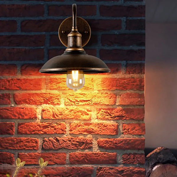 Elegancka lampa ścienna w retro designie
