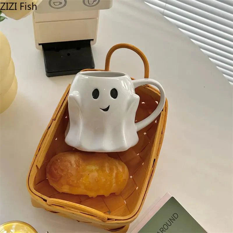 Delikatny Kubek Ceramiczny z Figuralnym Duszkiem