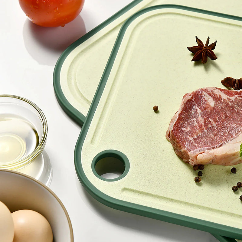 Praktyczna deska do krojenia z młyńkiem do czosnku