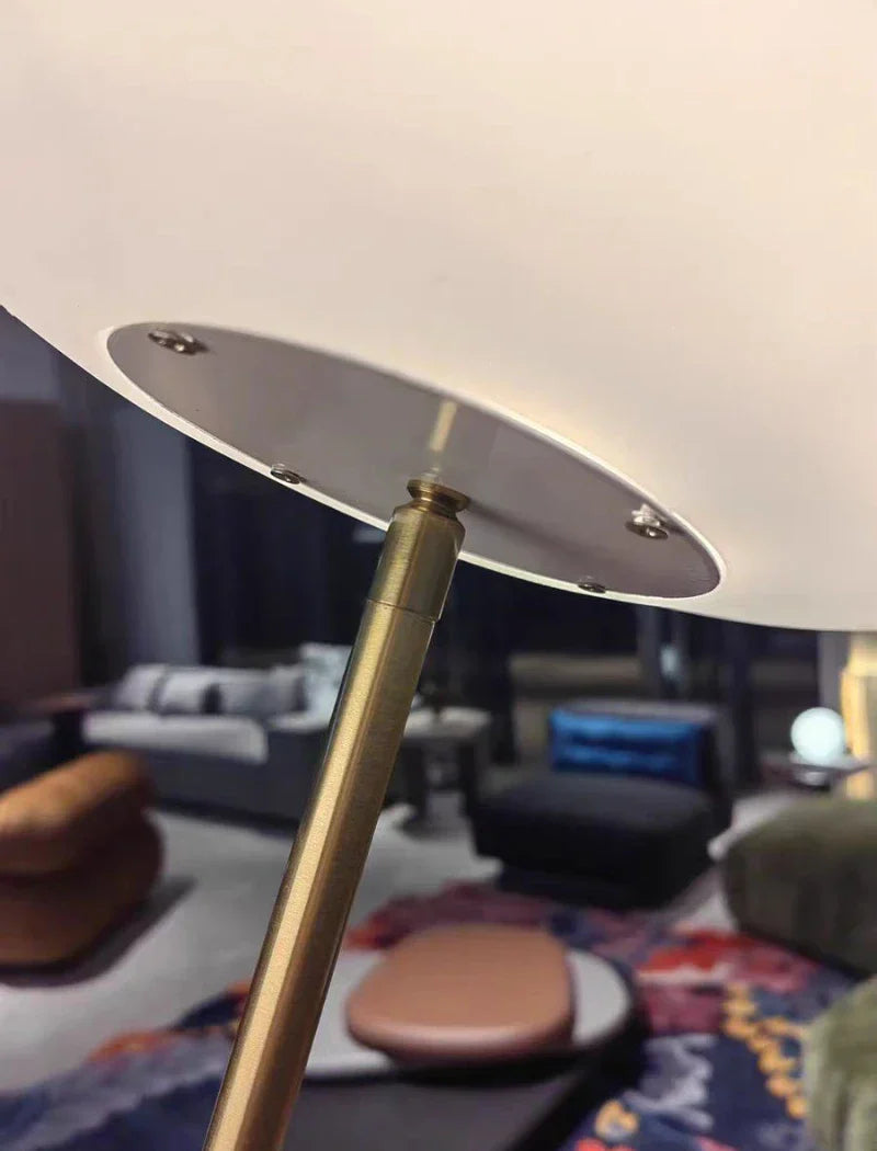 Nordycka lampa stojąca LED nowoczesny minimalizm w Twoim wnętrzu!