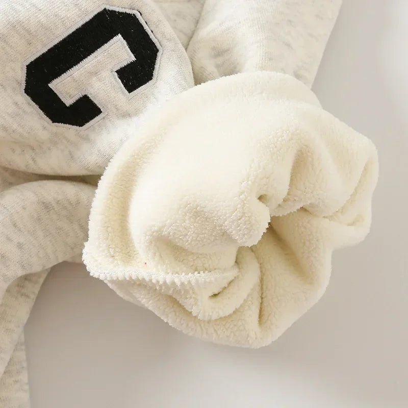 Praktyczny i miękki kombinezonik dla ruchliwych dzieci