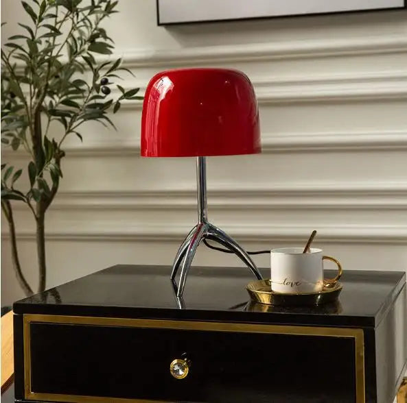 Nowoczesna Lampa Biurkowa z Metalowym Trójnogiem