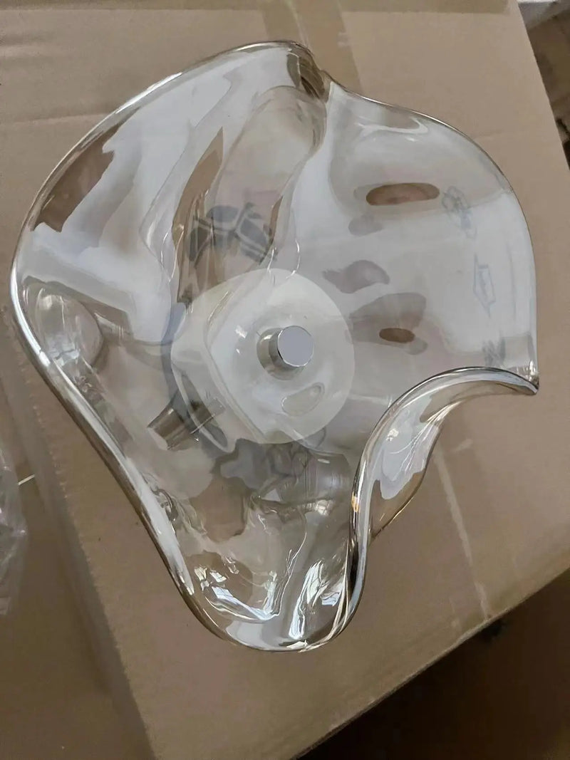 Smukła Lampa Ścienna ze Szkła w Nowoczesnym Stylu