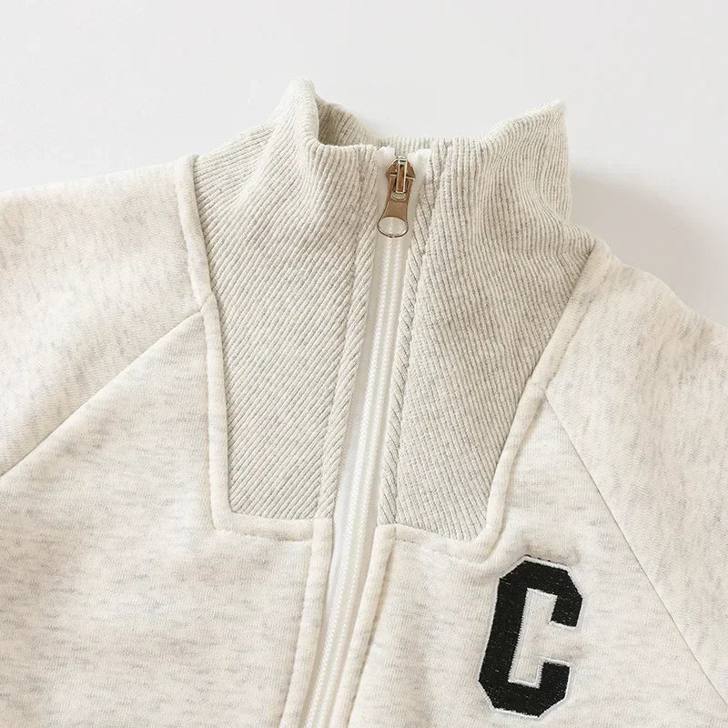 Praktyczny i miękki kombinezonik dla ruchliwych dzieci