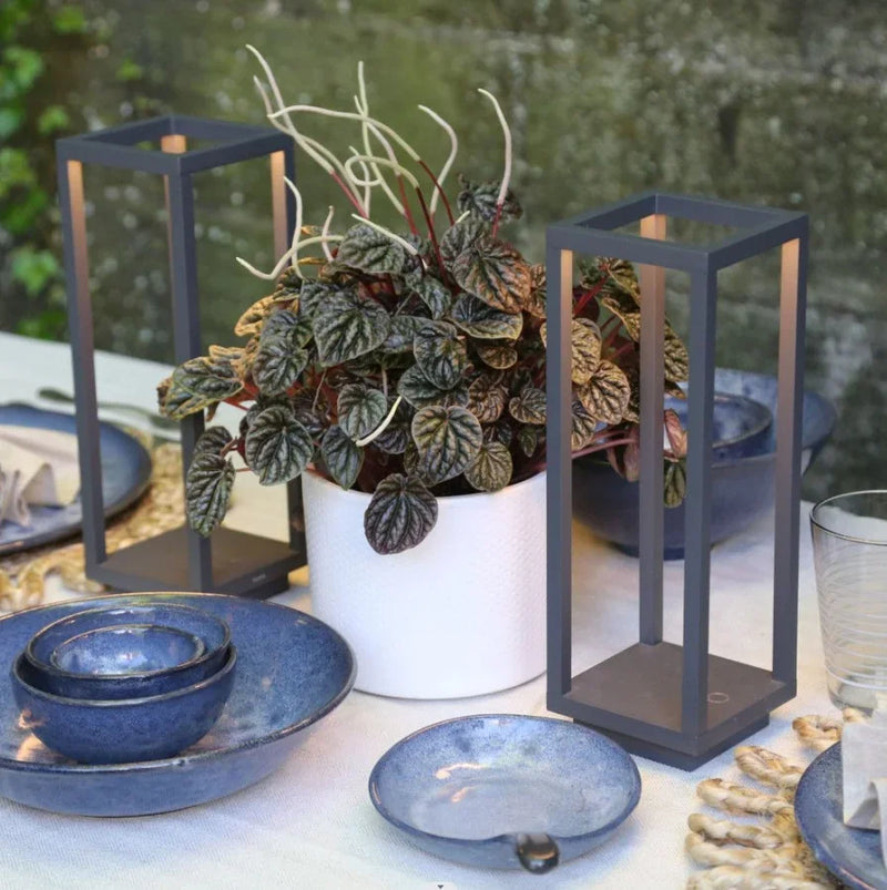 Nowoczesna bezprzewodowa lampa stołowa z klasą