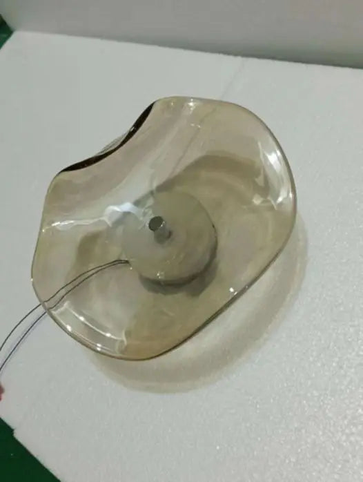 Smukła Lampa Ścienna ze Szkła w Nowoczesnym Stylu