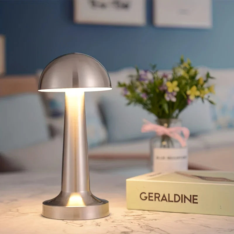 Metalowa Lampa LED Grzybek na Biurko z Regulacją Światła