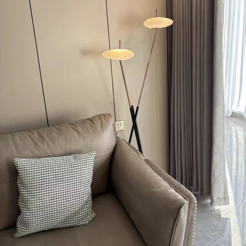 Nordycka lampa stojąca LED nowoczesny minimalizm w Twoim wnętrzu!