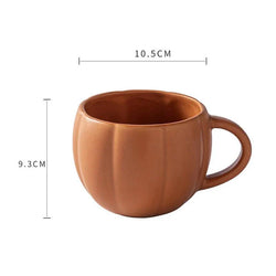 Uroczy kubek ceramiczny w kształcie dyni na jesienne napoje