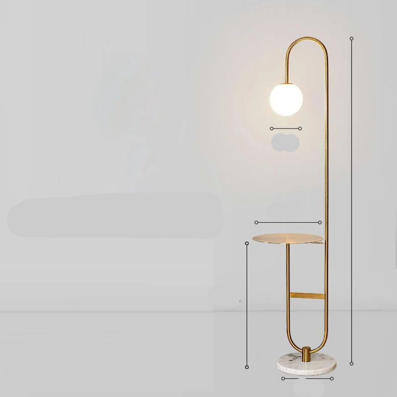 Nordycka lampa stojąca z marmurowym stolikiem