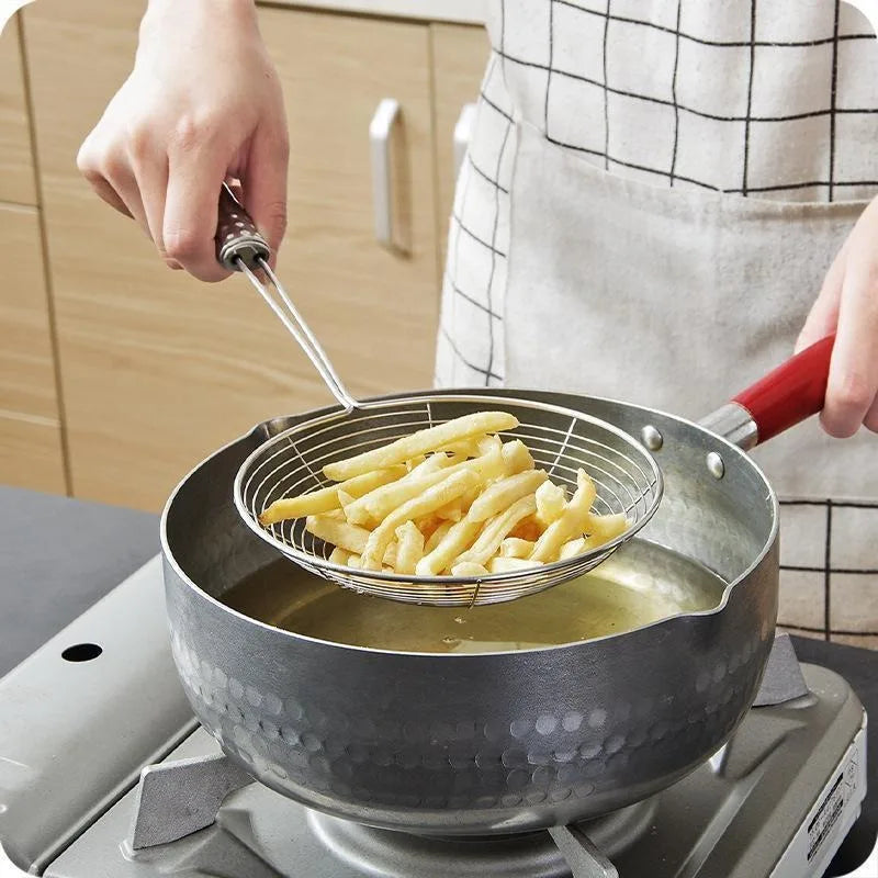 Sitko z uchwytem, które ułatwia smażenie!