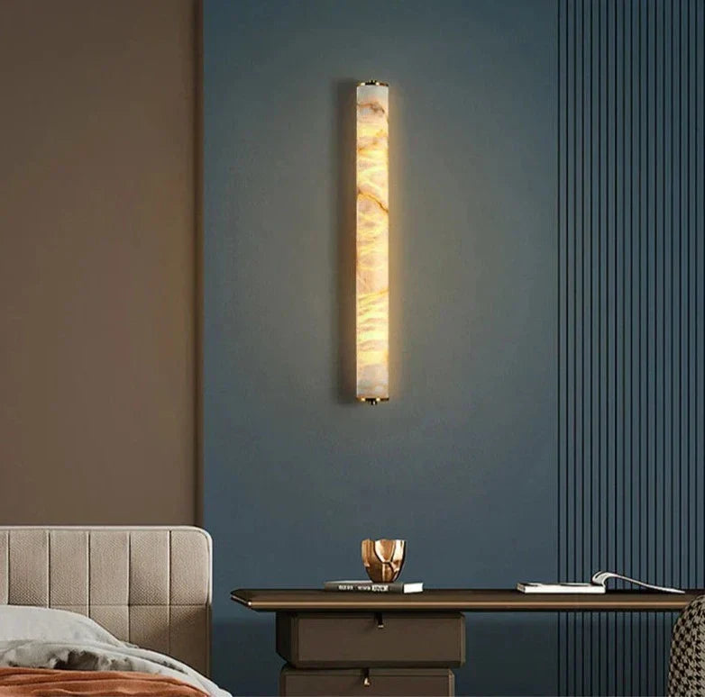 Nowoczesna Lampa z Marmuru o Subtelnym Świetle Ambientowym