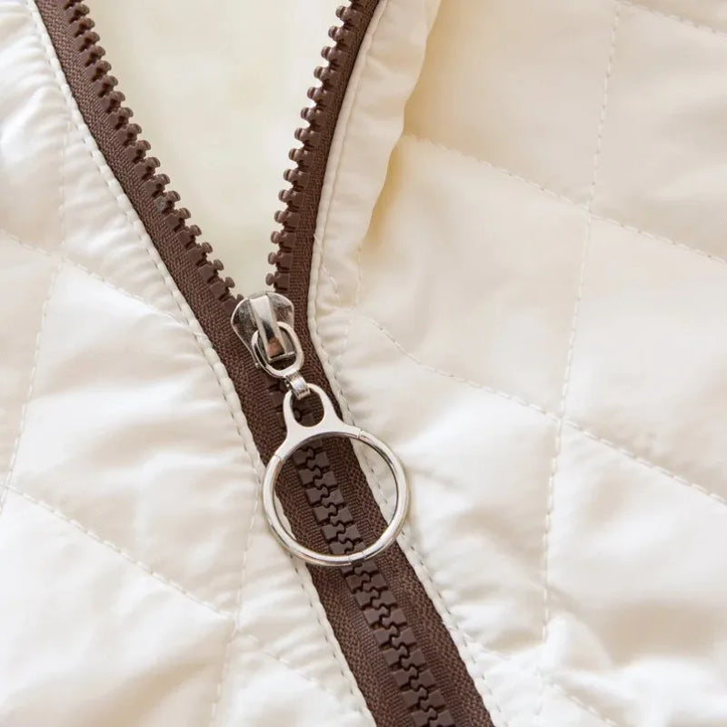 Przytulny onesie z motywem misia na zimowe dni