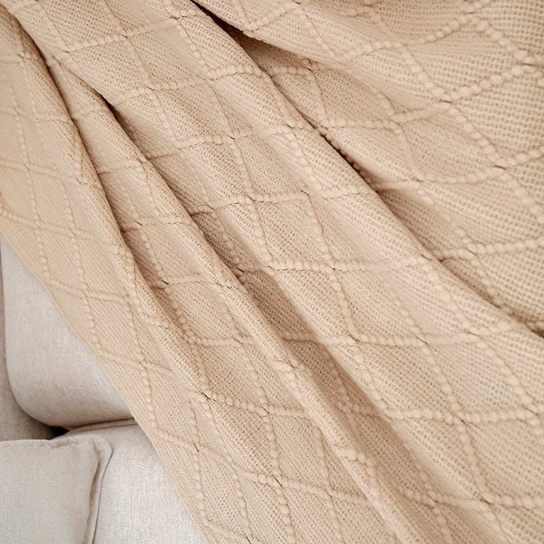 Przytulny koc z nutą skandynawskiego stylu