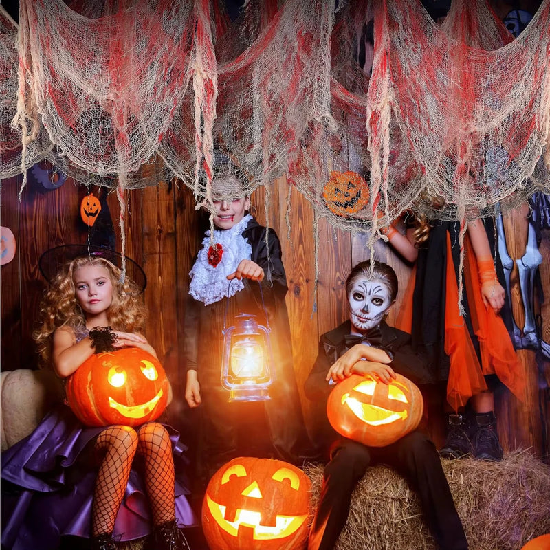 Wisząca dekoracja z czarnej gazy na Halloween — idealna na ściany, kominek i drzwi