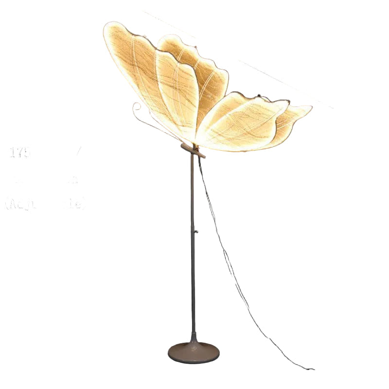 Lampa Sufitowa Wzór Elegancka Dekoracja Z Wiszącymi Motylami