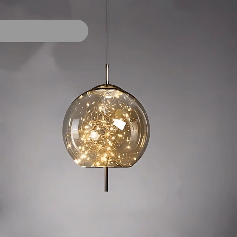 Elegancka Lampa Wisząca ze Szklaną Kloszem i Motywem Wróżki