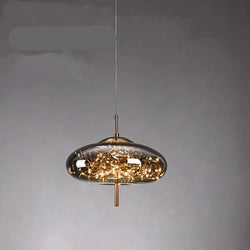 Elegancka Lampa Wisząca ze Szklaną Kloszem i Motywem Wróżki