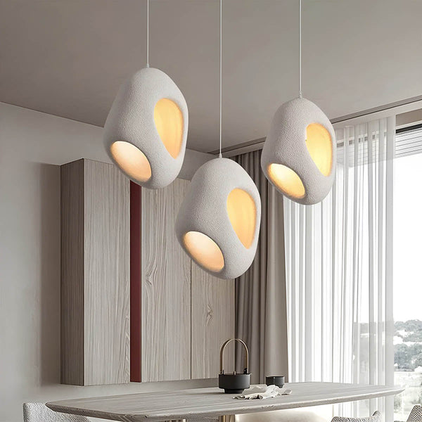 Lampa, która emanuje naturalnym pięknem i prostotą, idealna do współczesnych wnętrz