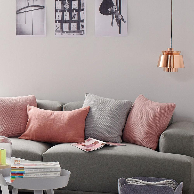 Elegancka Lampa Wisząca o Świetlistym Wykończeniu