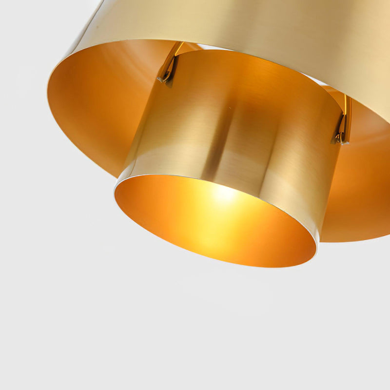 Elegancka Lampa Wisząca o Świetlistym Wykończeniu