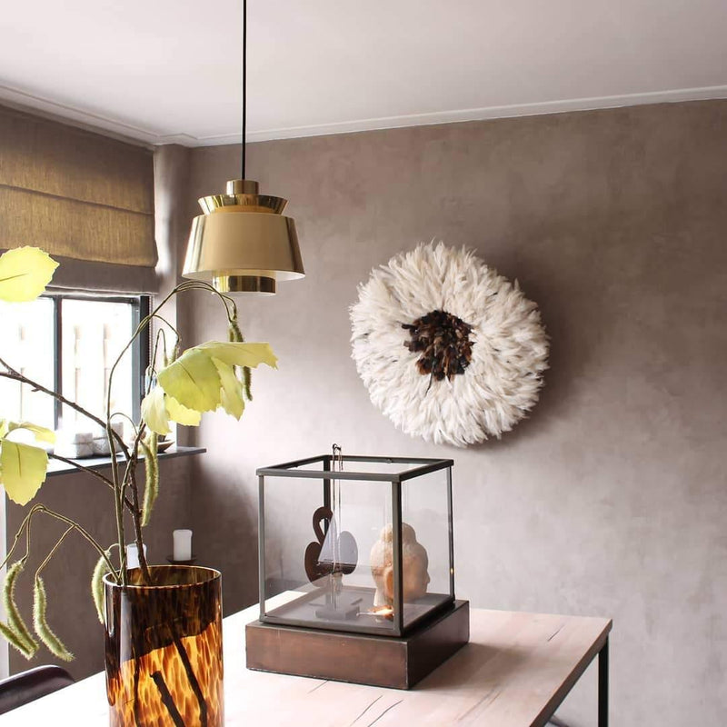 Elegancka Lampa Wisząca o Świetlistym Wykończeniu