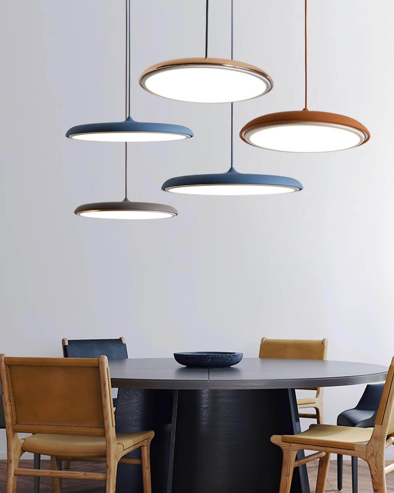 Wisząca Lampa o Prostej Formie do Nowoczesnych Wnętrz