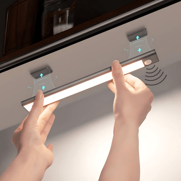 Bezprzewodowa lampa LED z czujnikiem i magnesem