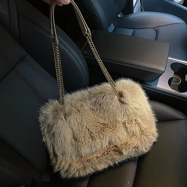Duża Torebka Zimowa z Pluszu o Eleganckim i Miękkim Wykończeniu