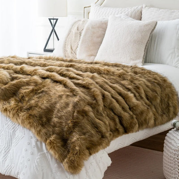 Luksusowa Narzuta Faux Fur z Pluszowym Wykończeniem