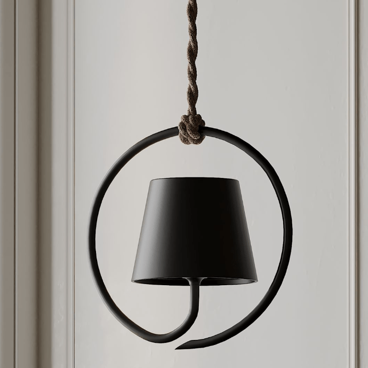 Lampa wisząca z minimalistycznym charakterem