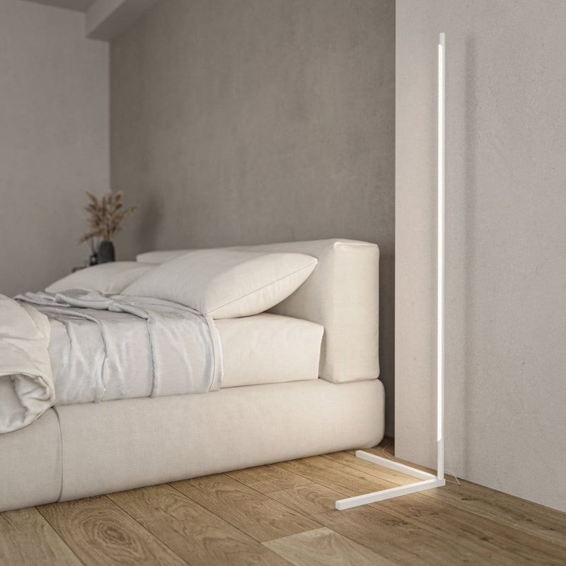 Nowoczesna lampa podłogowa LED z zdalnym sterowaniem