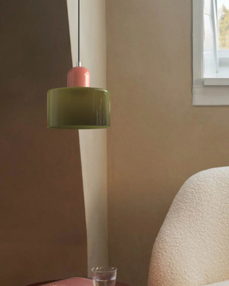 Elegancka Lampa Wisząca o Rzeźbiarskiej Sylwetce