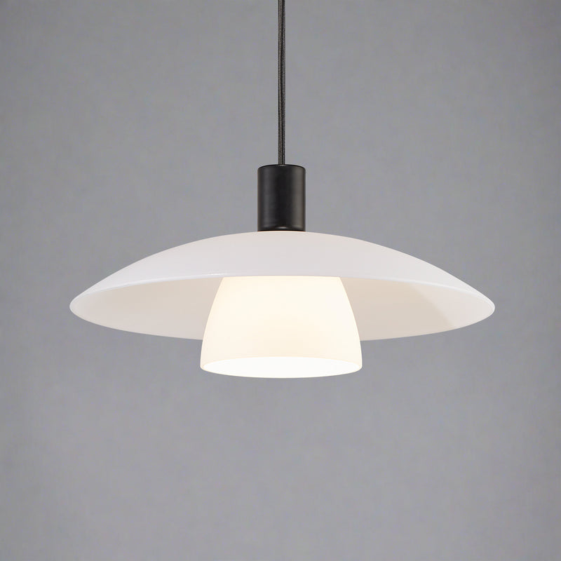 Elegancka lampa o ponadczasowym designie