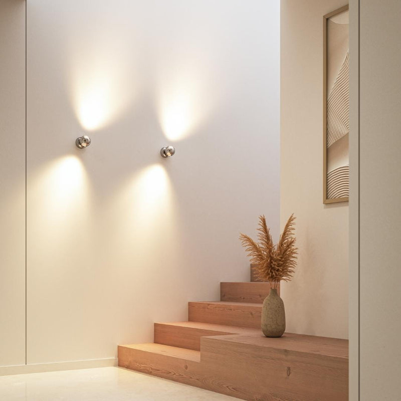 Lampa ścienna LED z możliwością obrotu i zdalnym sterowaniem