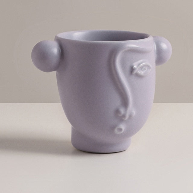 Wysokiej jakości kubek porcelanowy o wyrafinowanym stylu i wszechstronności