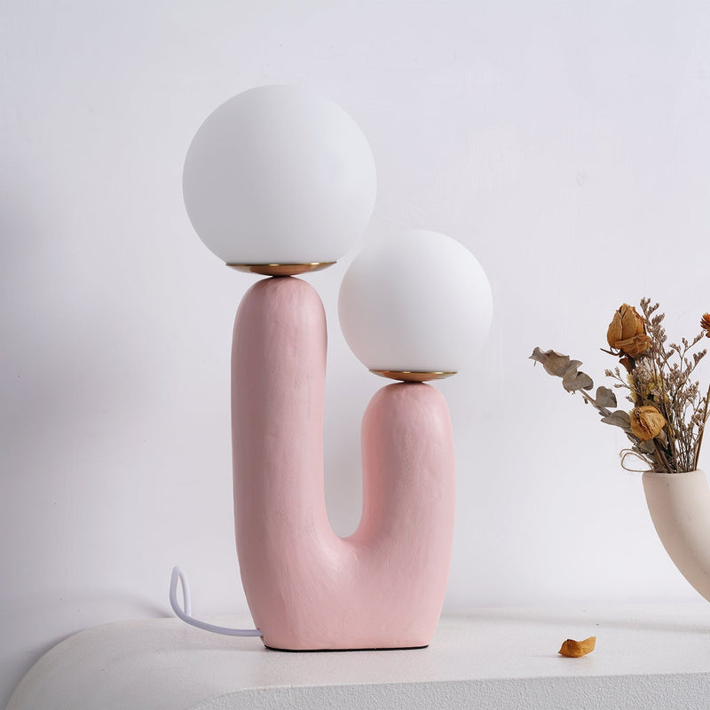 Lampa Stołowa w Współczesnym Stylu z Naturalnym Akcentem