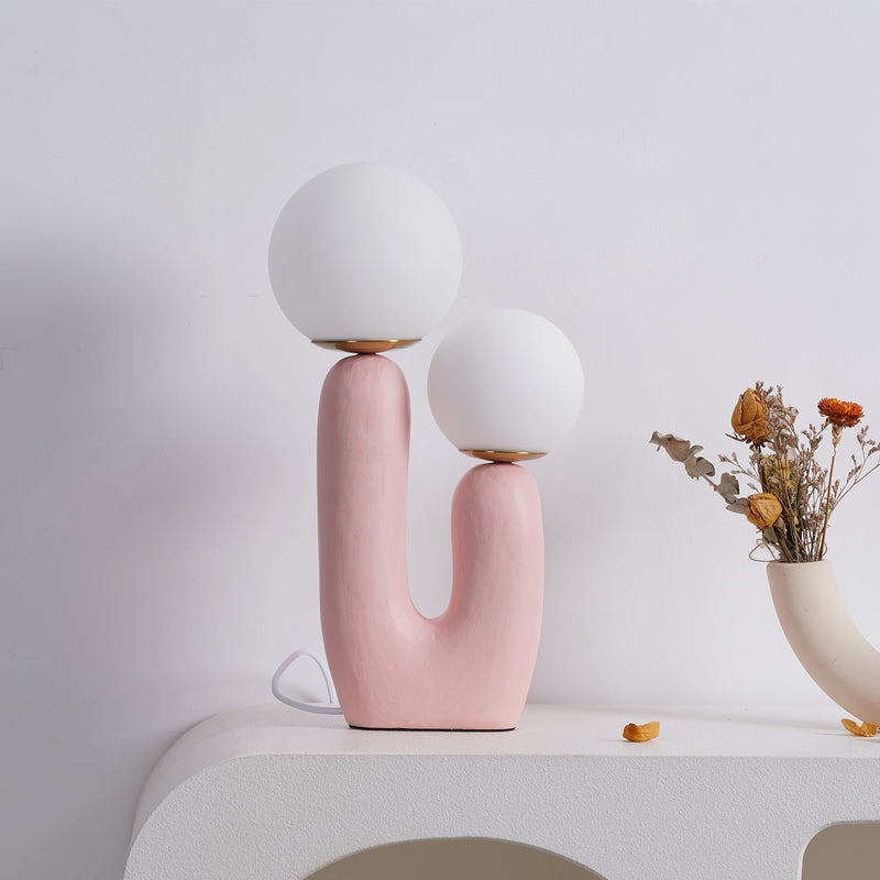 Lampa Stołowa w Współczesnym Stylu z Naturalnym Akcentem