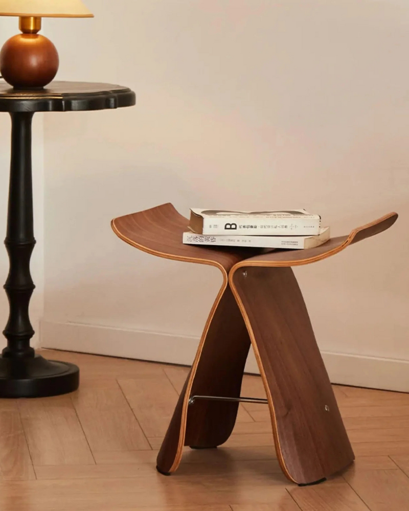 Stolik Motyl z Charakterem dla Wyrafinowanych Wnętrz