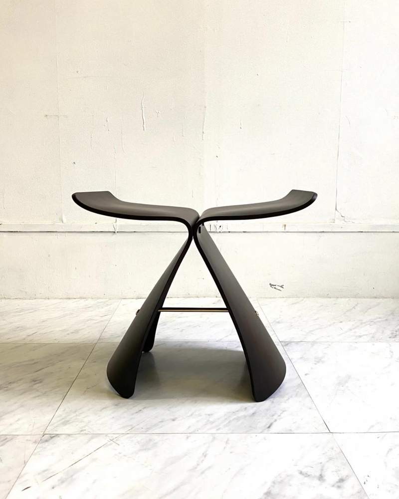 Stolik Motyl z Charakterem dla Wyrafinowanych Wnętrz