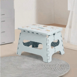 Lekka stołeczka turystyczna na wypady na świeżym powietrzu