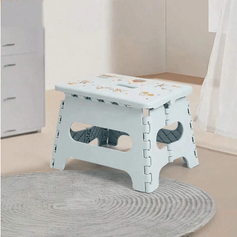 Lekka stołeczka turystyczna na wypady na świeżym powietrzu