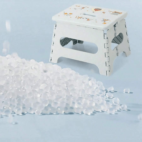 Lekka stołeczka turystyczna na wypady na świeżym powietrzu